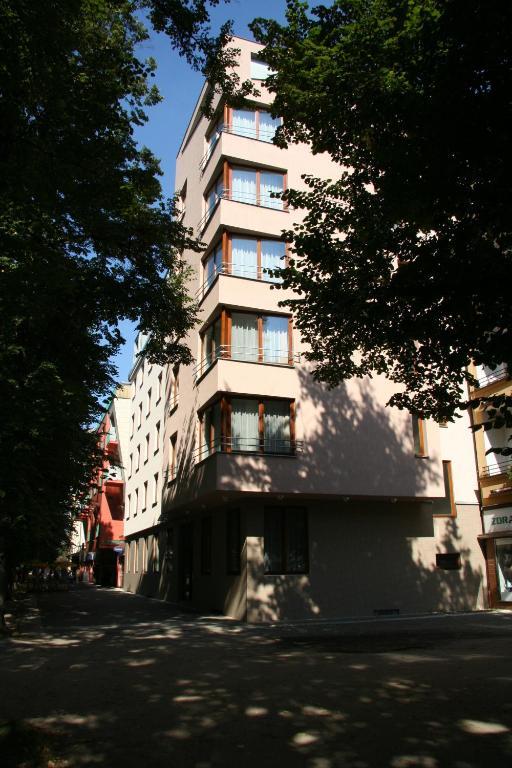 ラゼンスキー ホテル パーク Poděbrady エクステリア 写真